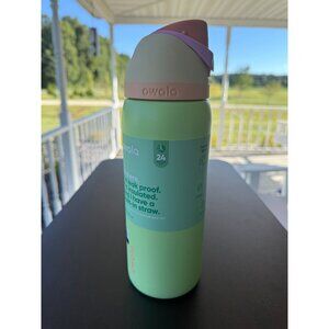 Owala 32 oz. Free Sip Stainless Steel WaterBottle "Lime Light" NWT